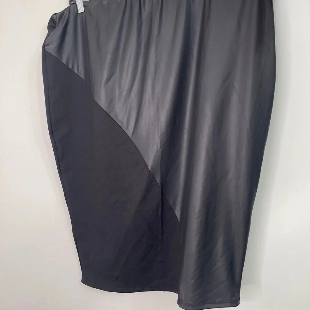 Fashion to Figure Faux Leather Pencil Skirt in Size 2